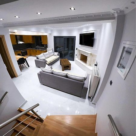Kontis' Deluxe Furnished Apartment 路特奇 外观 照片