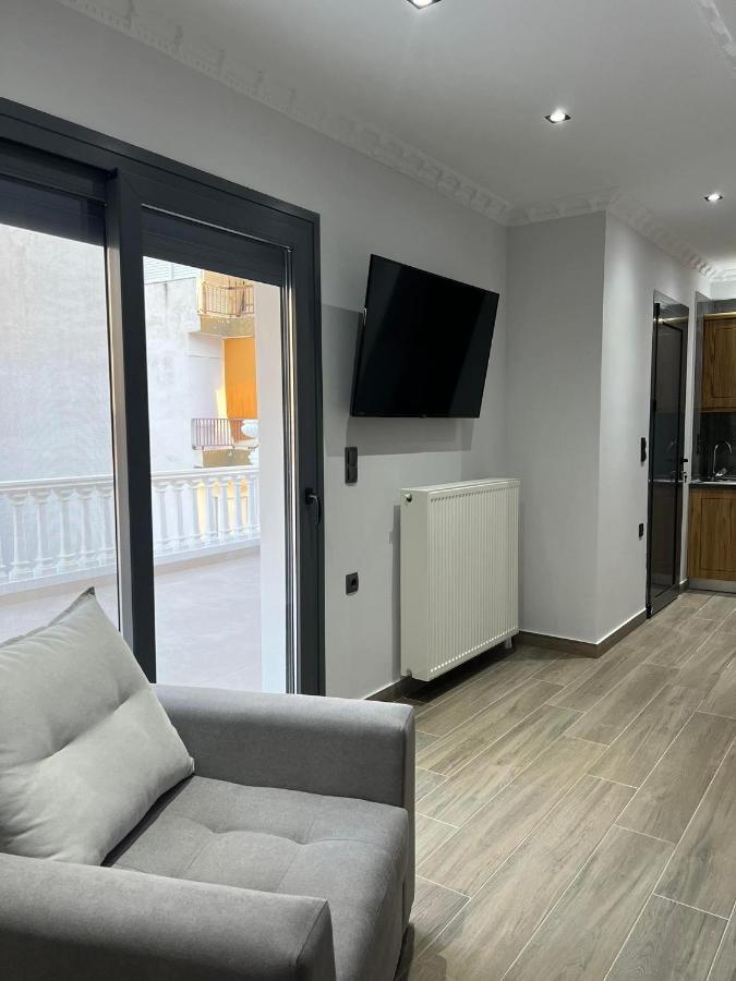 Kontis' Deluxe Furnished Apartment 路特奇 外观 照片