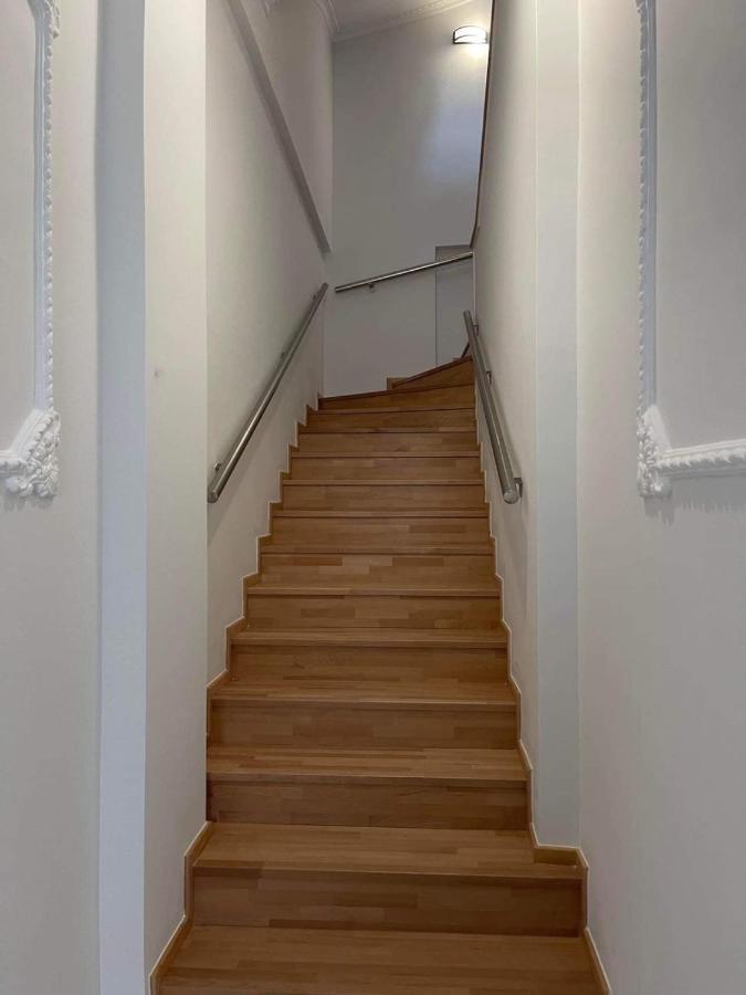 Kontis' Deluxe Furnished Apartment 路特奇 外观 照片