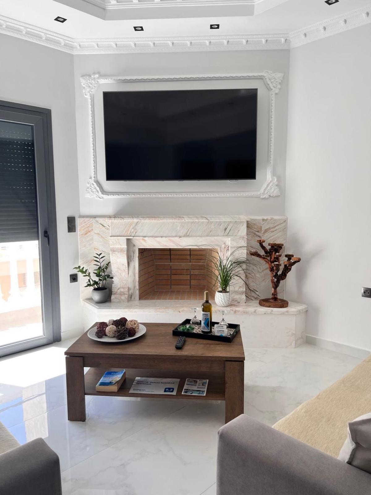 Kontis' Deluxe Furnished Apartment 路特奇 外观 照片
