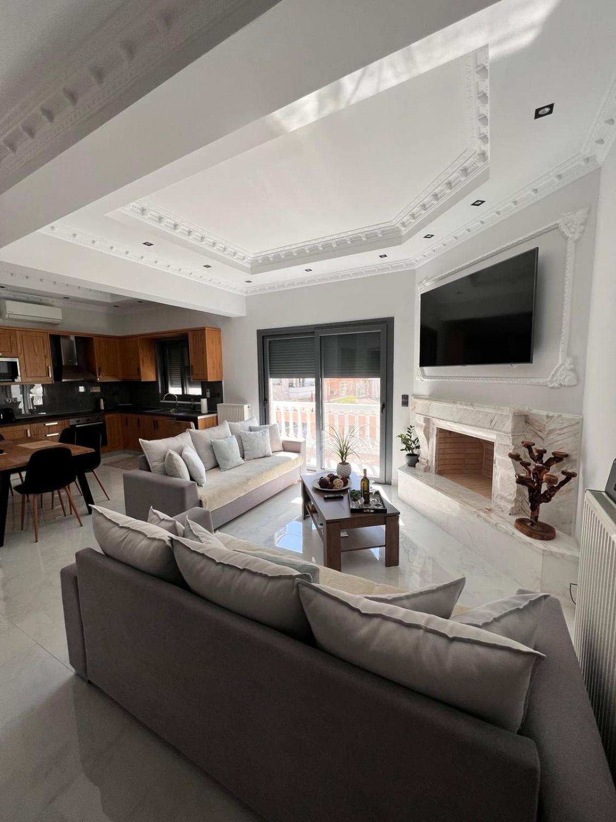 Kontis' Deluxe Furnished Apartment 路特奇 外观 照片