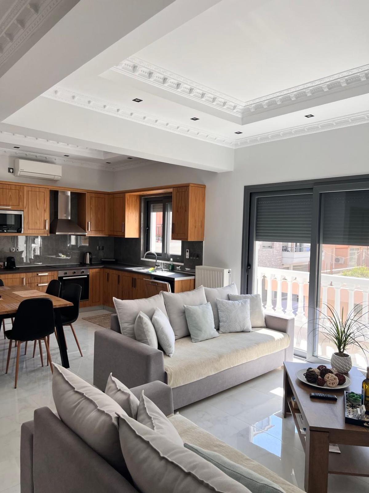 Kontis' Deluxe Furnished Apartment 路特奇 外观 照片