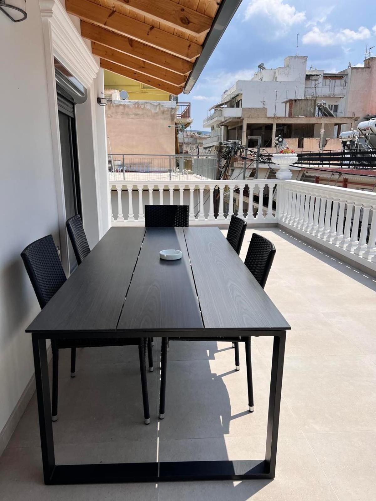 Kontis' Deluxe Furnished Apartment 路特奇 外观 照片
